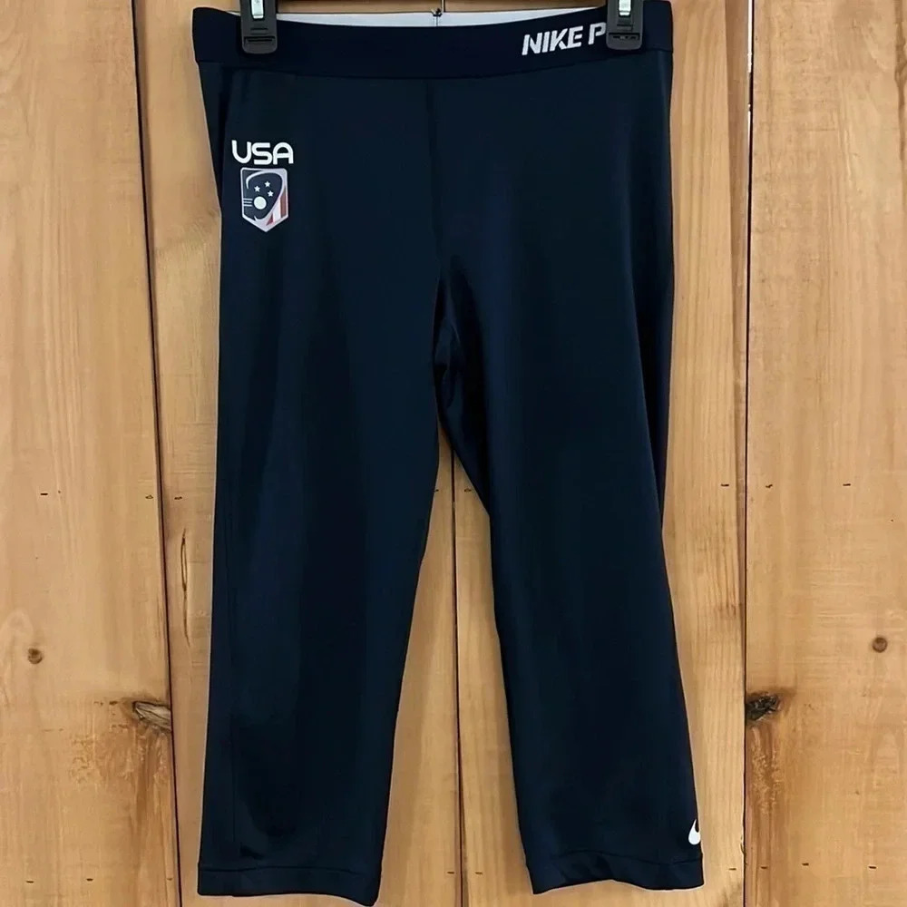 Nike Pro Capri Workout Size M - Picture 1 of 5